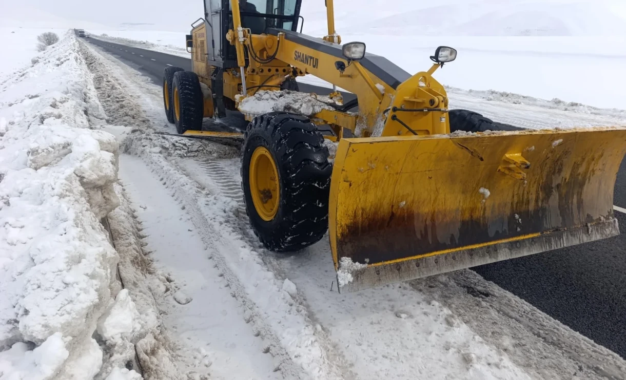 Traffic on all passes and roads of Kyrgyzstan is open