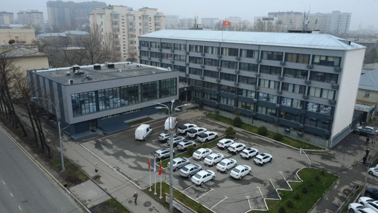 The Ministry of Construction was handed 18 official vehicles