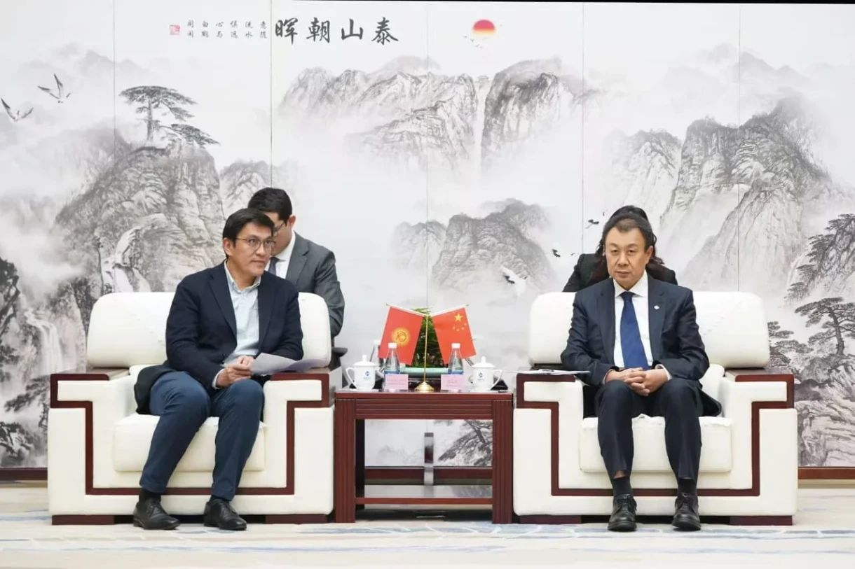 In China, Edil Baysalov and the CEO of Genertec Discussed Support for SMEs