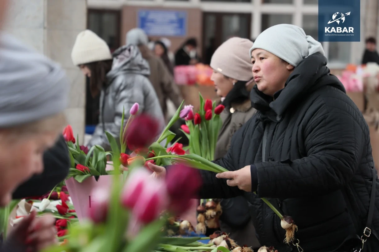 Spring in Bishkek made a vibrant statement – tulip festival in photos by the agency "Kabar"