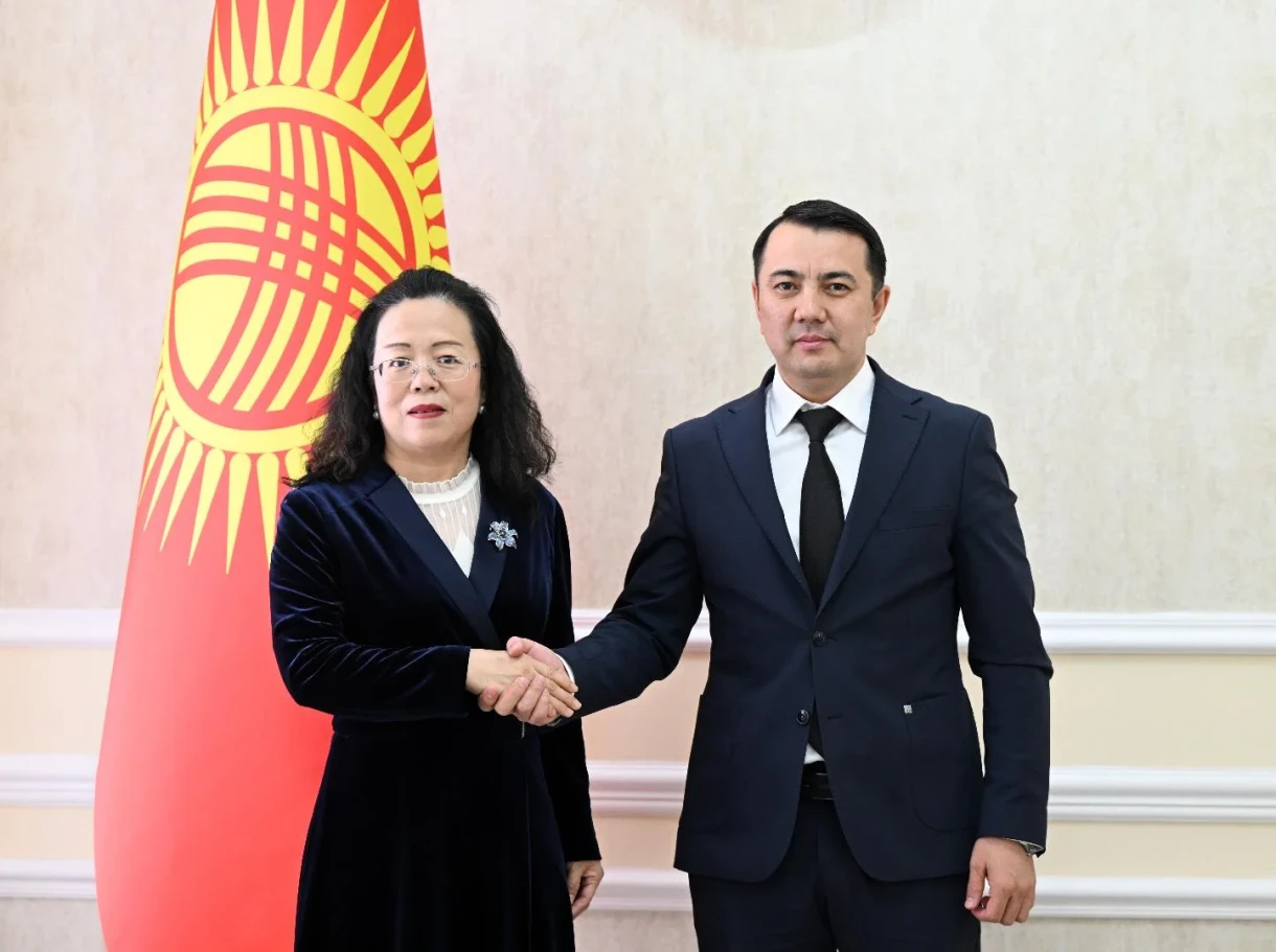 ЖК спикери Кытай Эл Республикасынын элчиси менен парламенттер аралык жана экономикалык байланыштарды өнүктүрүүнү талкуулады