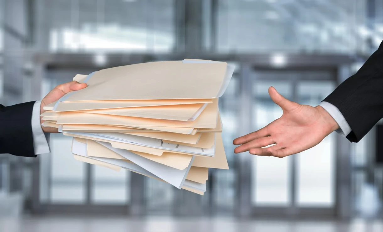 Жапаров өкмөттө үч жыл жатып калган токтом тууралуу айтып берди