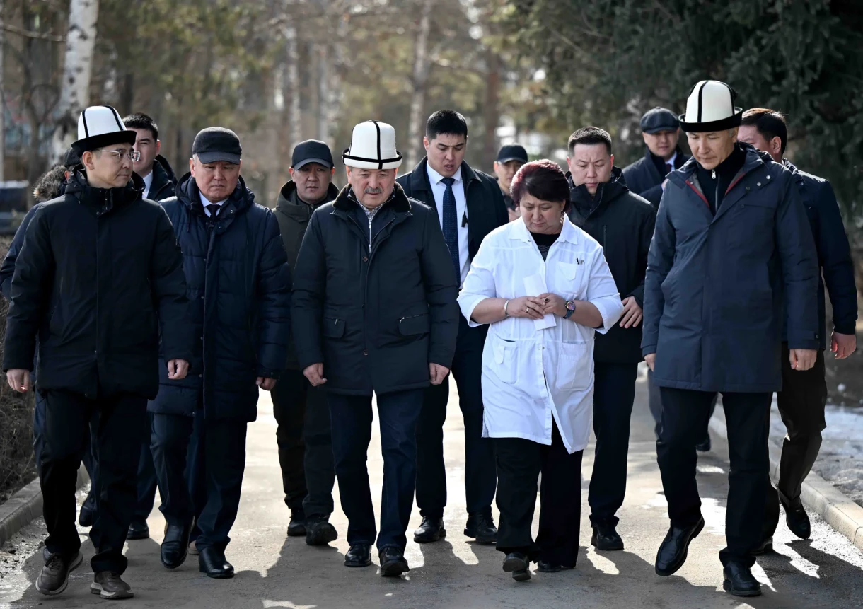 Адылбек Касымалиев ознакомился с состоянием ряда медучреждений на Иссык-Куле