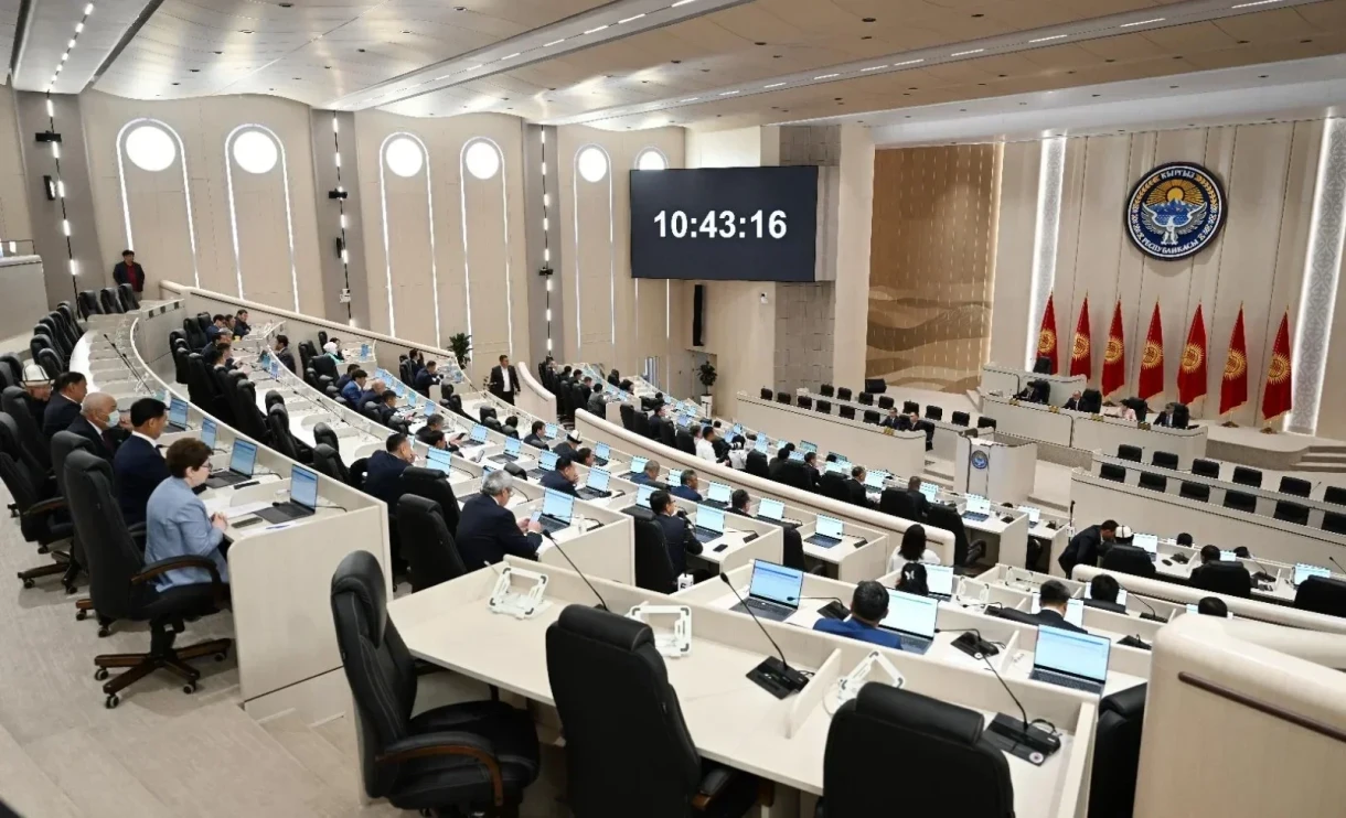 Ормонов, Калбердиева, Чойбеков жана Мурзакимова ЖКда ант беришти