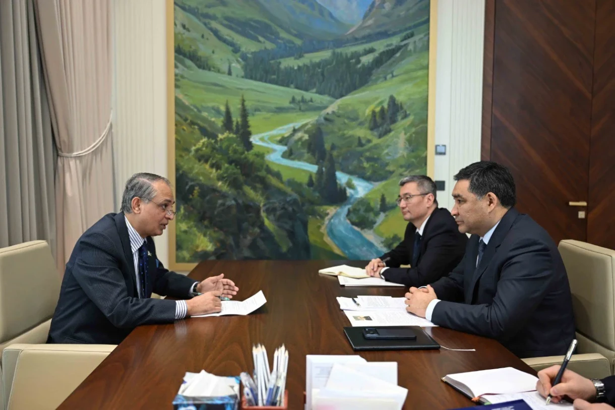 Амангельдиев жана Кыргызстандагы Пакистан элчиси өз ара сооданын көлөмүн көбөйтүүнү талкуулашты