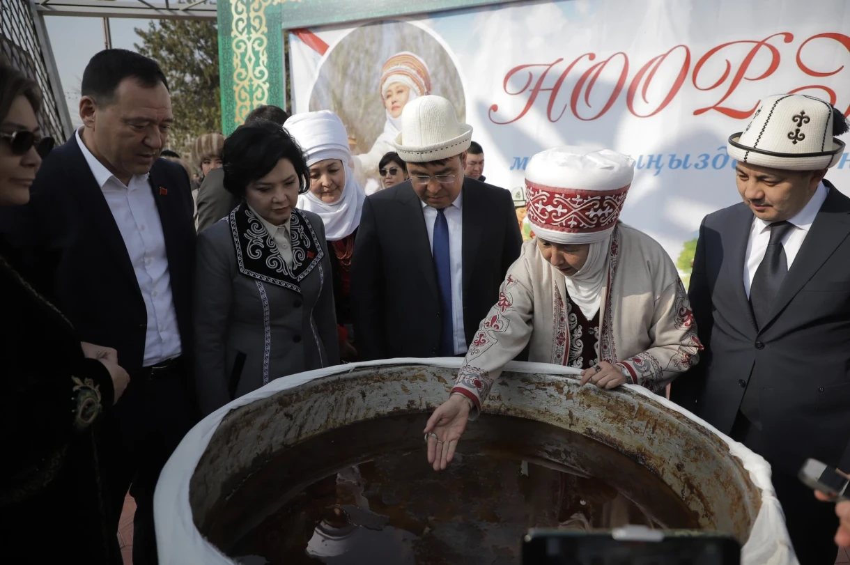 Празднование Нооруза в Оше началось с торжественного обряда открытия сумолока