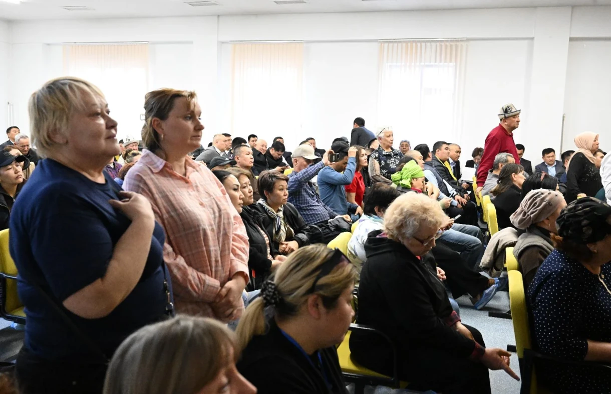 Спикер и депутаты ЖК обсудили с жителями Первомайского района проблемы инфраструктуры