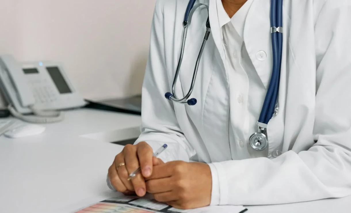 Зарплаты врачей в Кыргызстане повысят на 100% - Минздрав