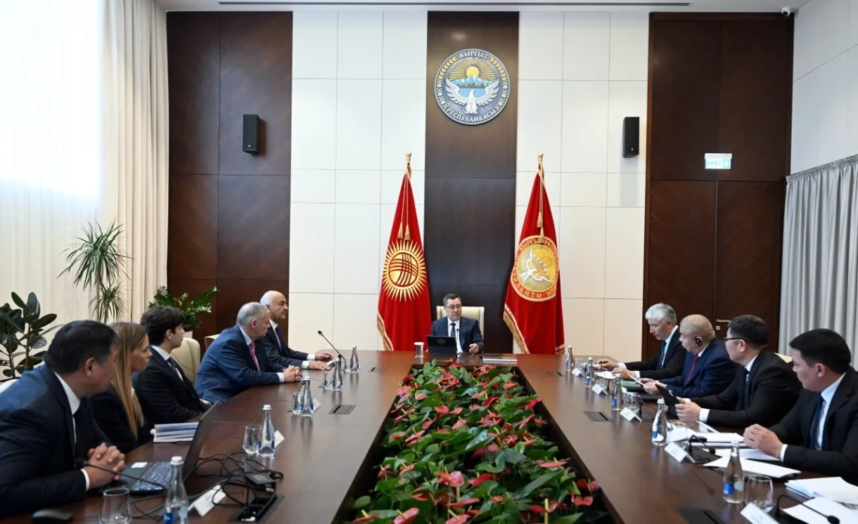 Садыр Жапаров принял гендиректора швейцарской компании SICPA SA