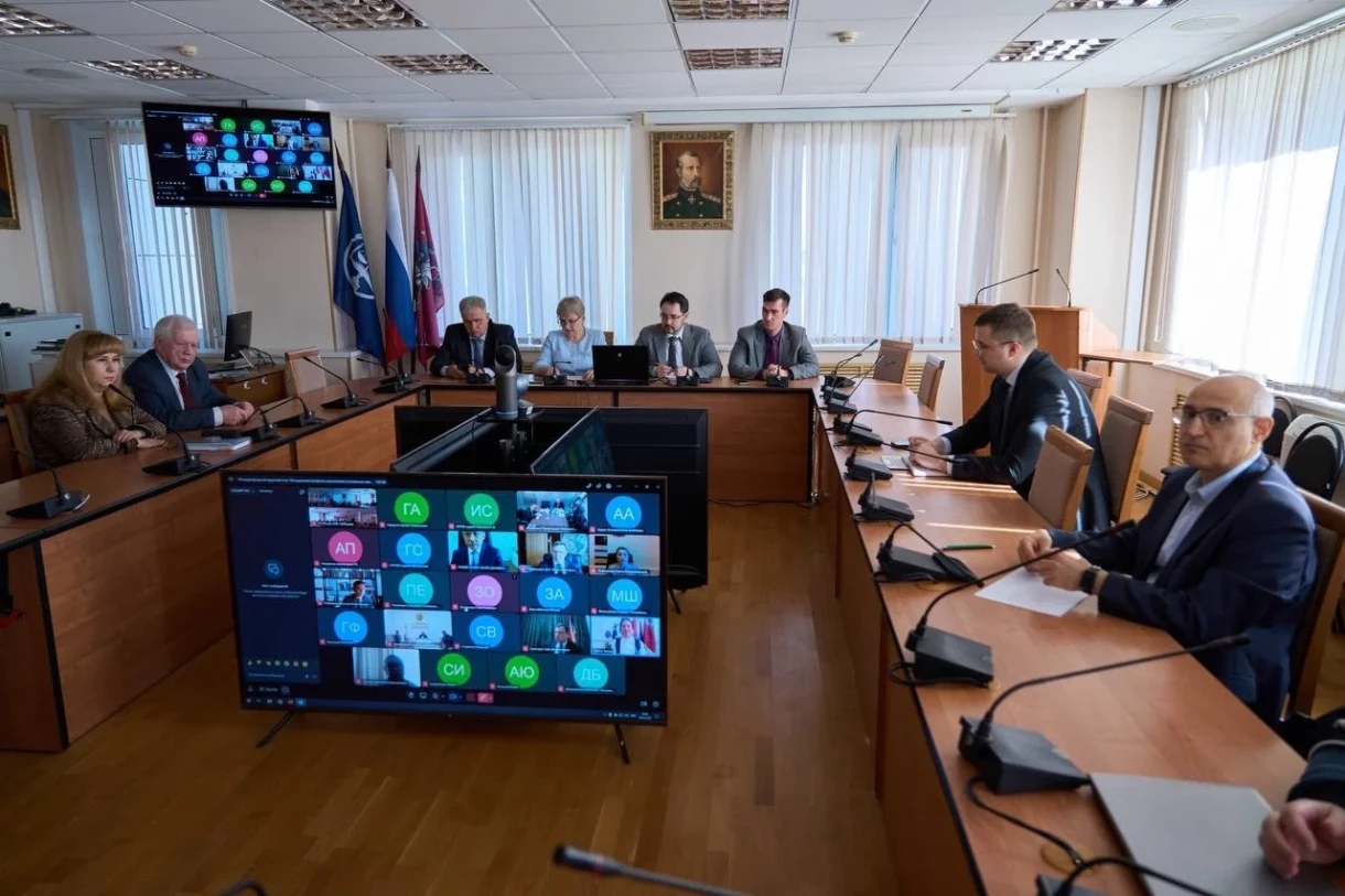 Судьи ВС обсудили использование цифровых технологий и ИИ в судебной деятельности