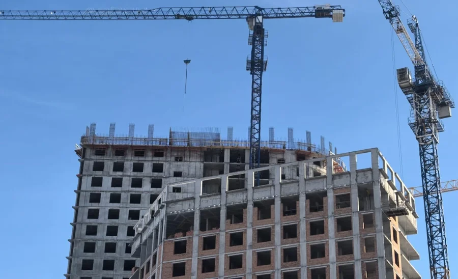 2026-жылдын аягына чейин Бишкекте 120дан ашык турак жай комплексинин пайдаланууга берилери күтүлүүдө - Минстрой