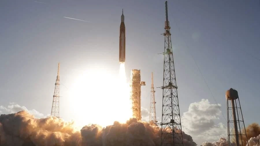 «Артемида-2»: США успешно запустили к Луне пилотируемый корабль «Орион» впервые за 50 лет