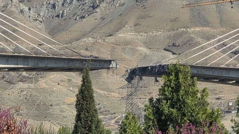 The USA and Israel destroyed the tallest bridge in Iran