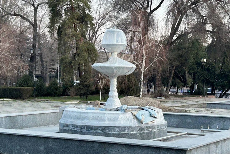 To complete the reconstruction of the fountain in Theater Square, 18 million is needed