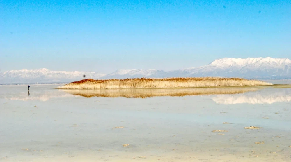A Giant Freshwater Reservoir Discovered Under the Drying Great Salt Lake