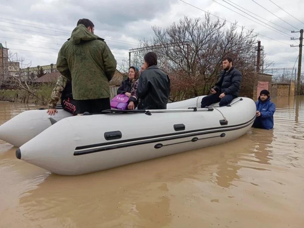 В Дагестане из-за ливней прорвало дамбу, обрушился мост. Есть погибшие (видео, обновлено)