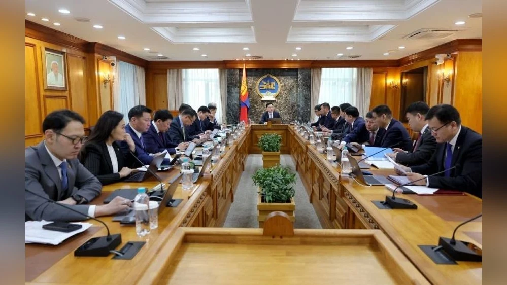 Новое правительство возобновило работу банковских счетов 12 100 компаний на один месяц