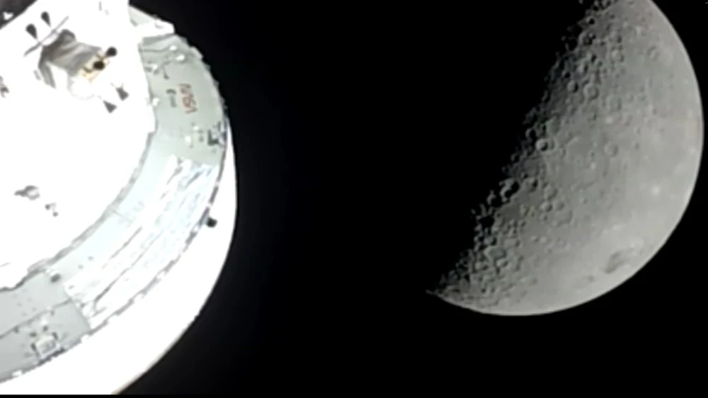 Экипаж миссии «Артемида-2» облетел Луну и побил рекорд удаления от Земли