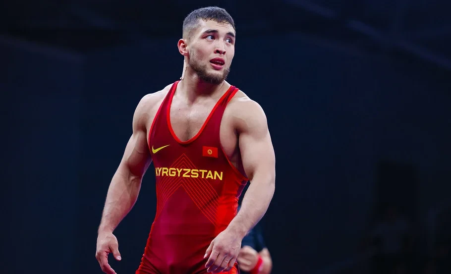 ЧА-2026 в Бишкеке. Амантур Исмаилов разгромил соперника из Индии и вышел в четвертьфинал
