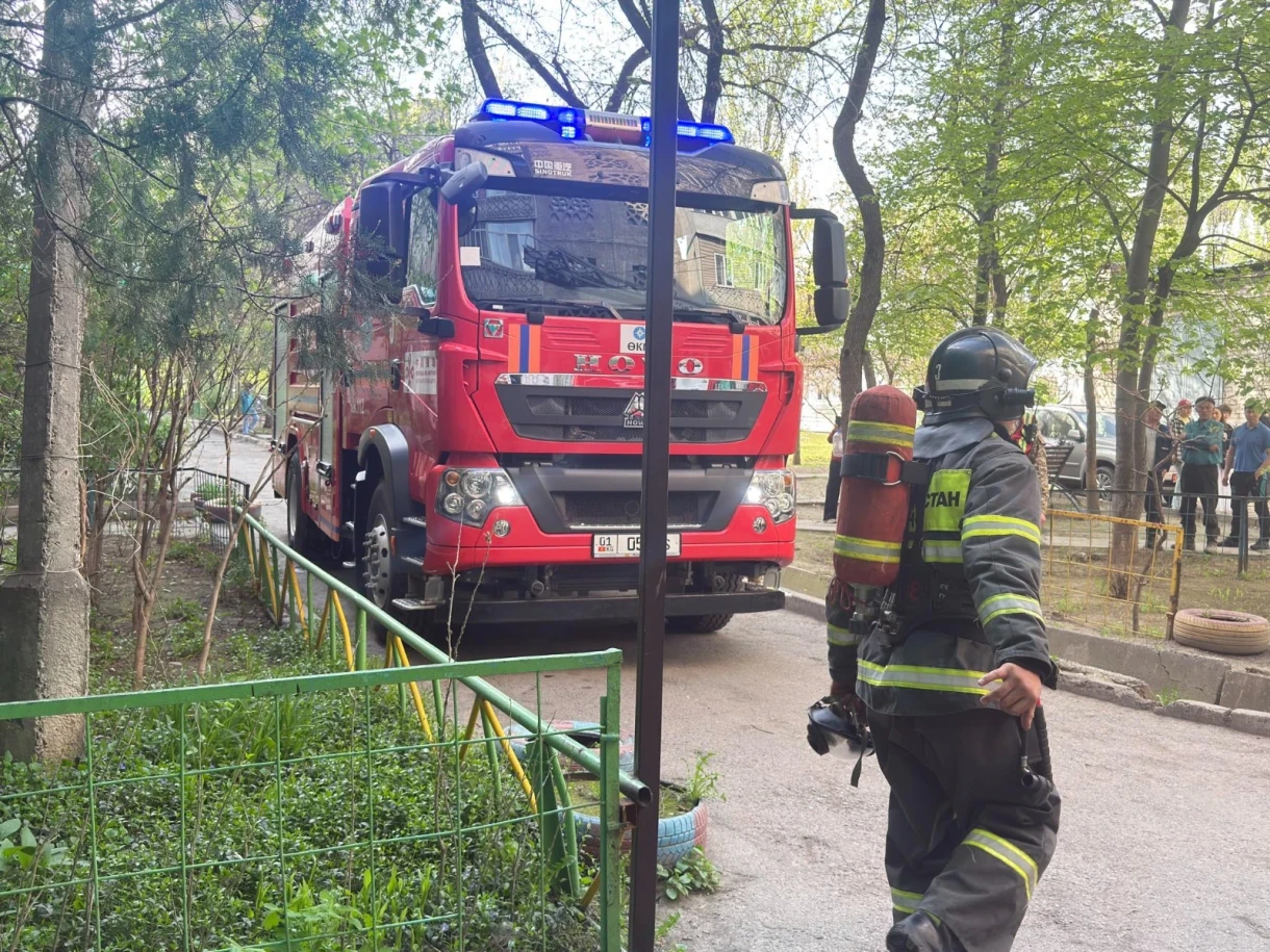 Fire in a high-rise building in the 5th microdistrict of Bishkek