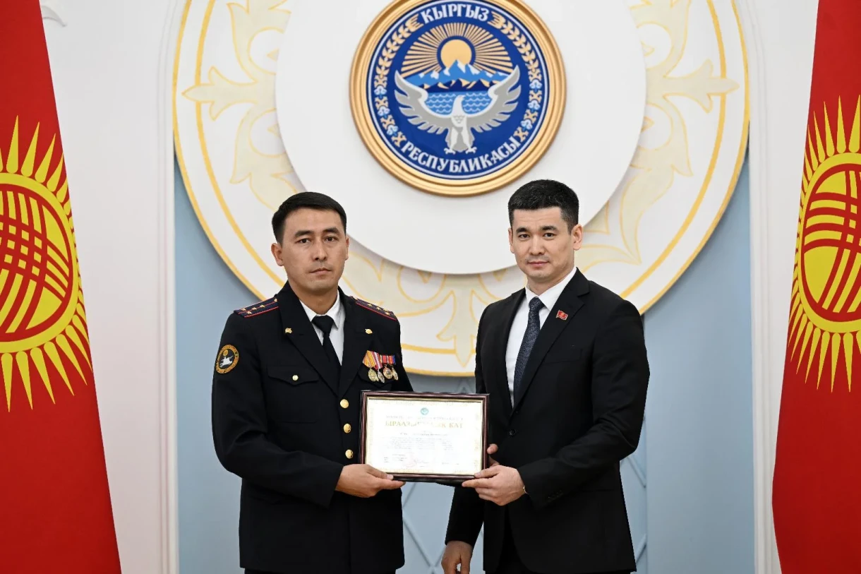 The Speaker of the Parliament awarded Kulnazarov for saving a child during a dog attack